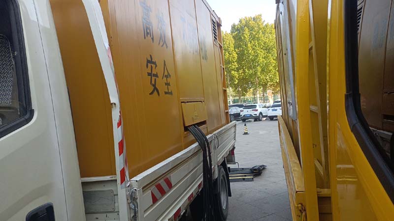八宿如何判断柴油发电机组和UPS电源的切换时间是否符合要求？